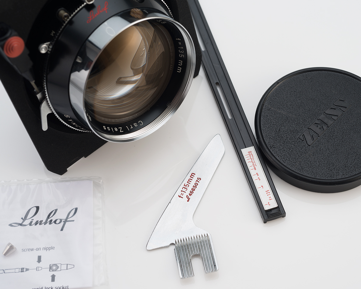 Linhof Technika Carl Zeiss 135mm f/3.5 Planar 4x5 Lens w Linhof Technika Carl Zeiss 135mm f/3.5 Planar 4x5 Lens w